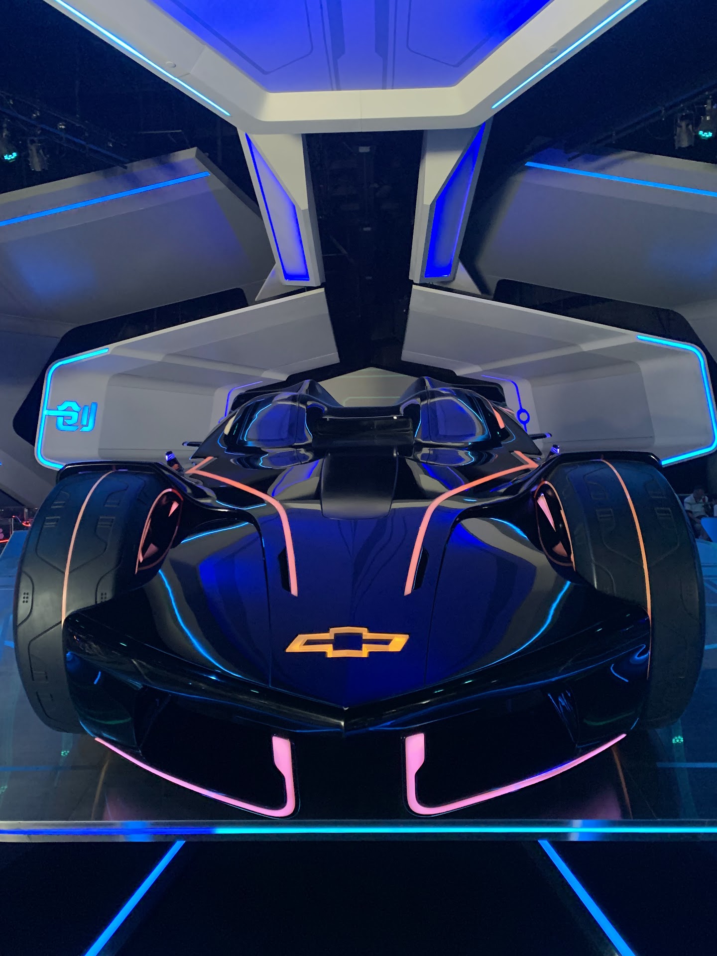 ./tron-1.jpeg